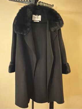 MaxMara Black Wool Pea Coat with Fur Collar and Cuffs